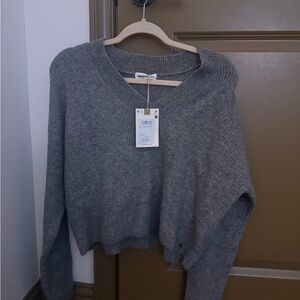 Cozy Ribbed V-Neck Sweater in Heather Gray - Unbranded